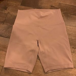 Lululemon Wunder Train High-Rise Short 8" in Spiced Chai